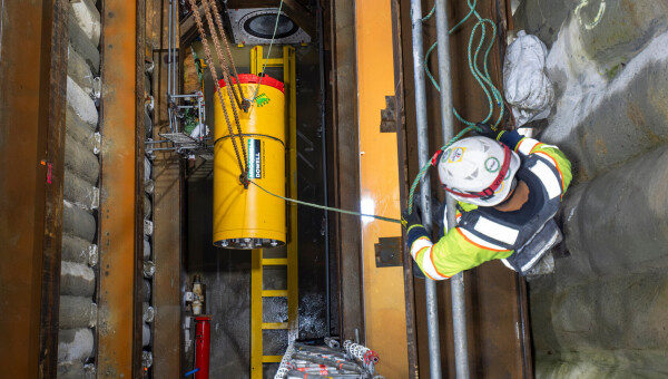 First section of the MTBM being lowered into place Queen Street Wastewater Diversion Project